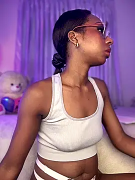 AmyRoss 1 online show from November 20, 2025, 1:00 pm