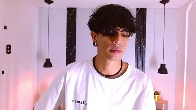 Franvill Trato online show from October 4, 2025, 8:07 pm