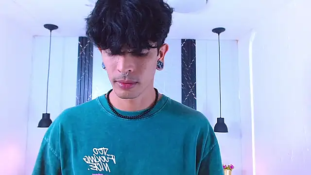 Snapshot of Franvill_Trato chatting on November 8, 2025, 12:44 am Franvill Trato online show from November 8, 2025, 12:44 am