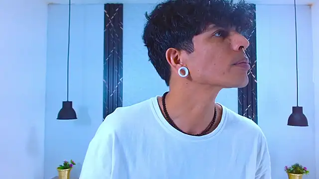 Snapshot of Franvill_Trato chatting on November 8, 2025, 7:34 pm Franvill Trato online show from November 8, 2025, 7:34 pm