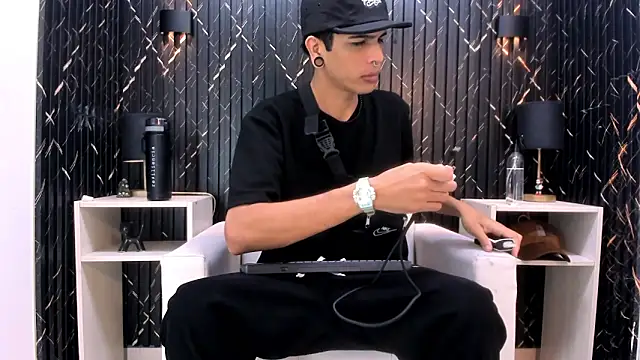 Snapshot of Franvill_Trato chatting on November 17, 2025, 5:30 pm Franvill Trato online show from November 17, 2025, 5:30 pm