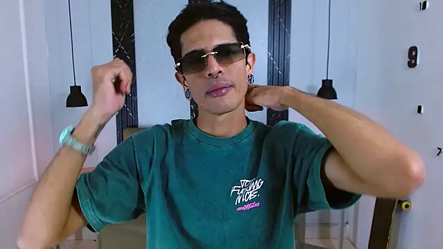 Snapshot of Franvill_Trato chatting on November 22, 2025, 7:57 pm Franvill Trato online show from November 22, 2025, 7:57 pm