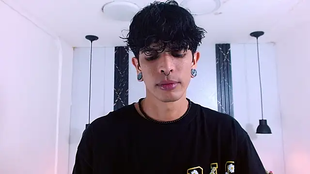 Snapshot of Franvill_Trato chatting on November 25, 2025, 7:14 pm Franvill Trato online show from November 25, 2025, 7:14 pm