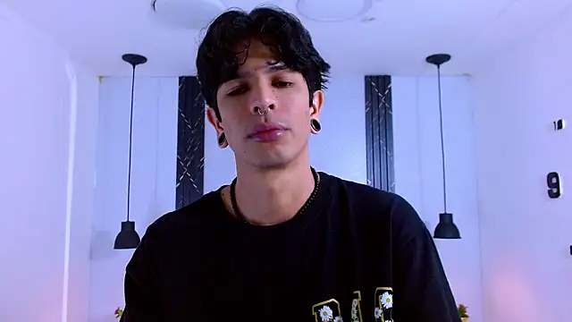 Snapshot of Franvill_Trato chatting on December 17, 2025, 7:09 pm Franvill Trato online show from December 17, 2025, 7:09 pm