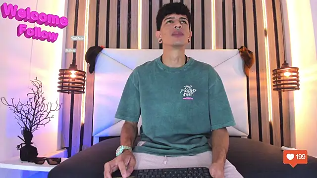 Snapshot of Franvill_Trato chatting on December 19, 2025, 7:54 pm Franvill Trato online show from December 19, 2025, 7:54 pm