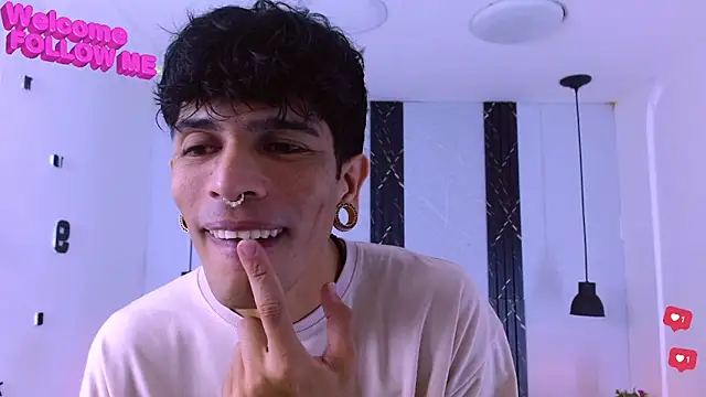 Snapshot of Franvill_Trato chatting on January 5, 2026, 8:34 pm Franvill Trato online show from January 5, 2026, 8:34 pm