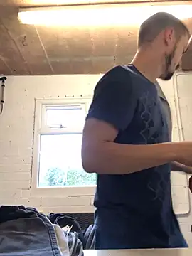 Snapshot of jaycoy22 chatting on February 22, 2026, 1:42 pm jaycoy22 online show from February 22, 2026, 1:42 pm