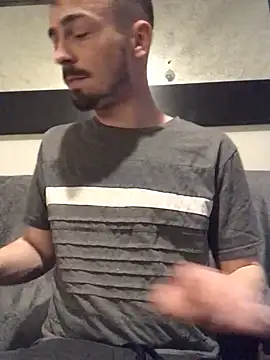 Snapshot of jaycoy22 chatting on March 25, 2026, 9:21 pm jaycoy22 online show from March 25, 2026, 9:21 pm