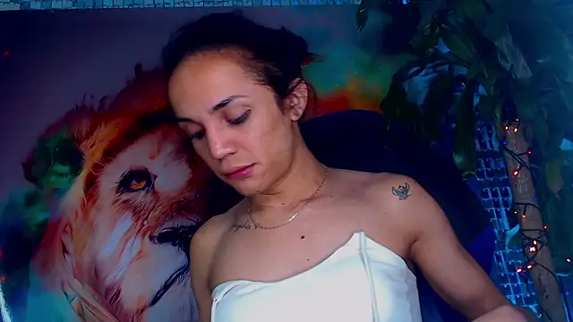 Cristal Gem1 online show from December 14, 2025, 4:12 pm