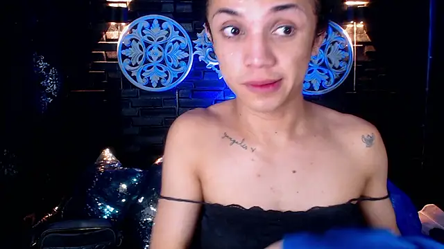 Cristal Gem1 online show from March 9, 2026, 6:56 pm