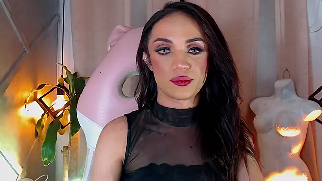 Cristal Gem1 online show from May 5, 2026, 12:07 am