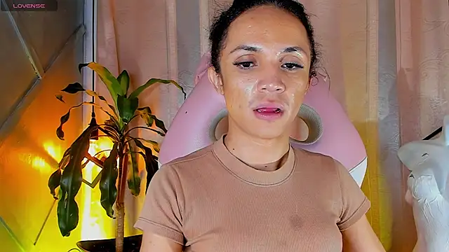 Cristal Gem1 online show from June 10, 2026, 12:15 pm