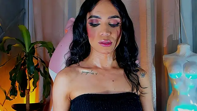 Cristal Gem1 online show from June 23, 2026, 2:53 am