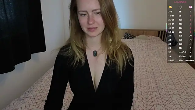 Snapshot of LyraHotty chatting on May 3, 2026, 2:12 pm LyraHotty online show from May 3, 2026, 2:12 pm