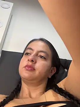 Snapshot of salo-rousee chatting on May 23, 2026, 10:30 am salo-rousee online show from May 23, 2026, 10:30 am