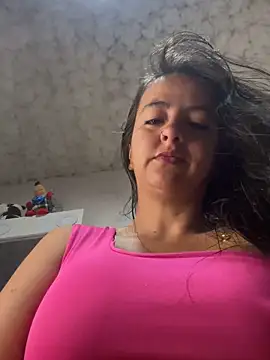 Snapshot of salo-rousee chatting on June 4, 2026, 9:59 am salo-rousee online show from June 4, 2026, 9:59 am
