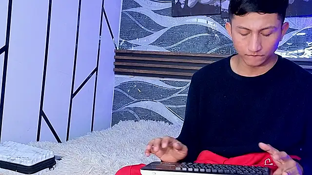 oliver mr  online show from May 7, 2026, 7:52 pm