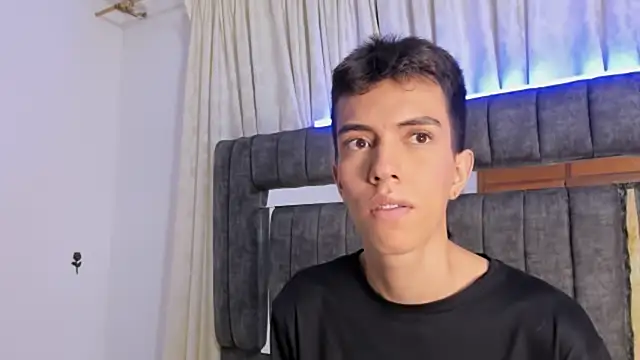 Snapshot of dylan_202520_ chatting on September 16, 2025, 11:33 am dylan 202520 online show from September 16, 2025, 11:33 am