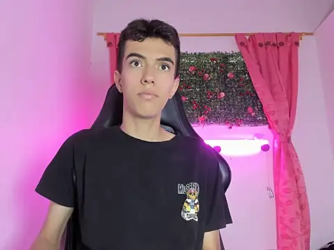 Snapshot of dylan_202520_ chatting on September 22, 2025, 11:34 am dylan 202520 online show from September 22, 2025, 11:34 am