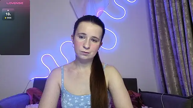  Linett  online show from November 5, 2025, 7:03 pm