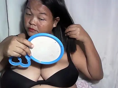 SweetEsterPinay33 online show from February 3, 2026, 1:05 pm