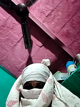 Pooja750 online show from October 14, 2025, 7:03 pm