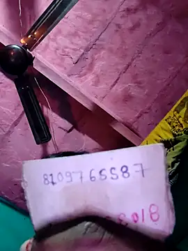 Pooja750 online show from November 19, 2025, 8:53 pm