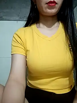 Snapshot of Vyvyy06 chatting on October 2, 2025, 1:40 pm Vyvyy06 online show from October 2, 2025, 1:40 pm