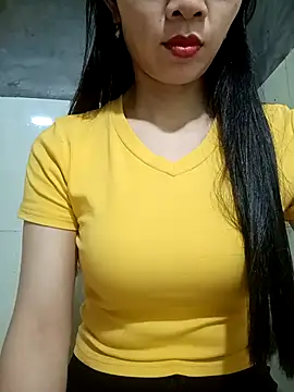 Snapshot of Vyvyy06 chatting on October 3, 2025, 1:46 am Vyvyy06 online show from October 3, 2025, 1:46 am