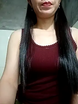 Snapshot of Vyvyy06 chatting on October 24, 2025, 11:12 pm Vyvyy06 online show from October 24, 2025, 11:12 pm