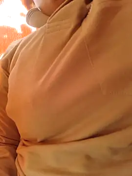 pinkypriya2025 online show from February 4, 2026, 7:14 am