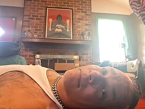 Slinkypoppet online show from May 11, 2026, 7:33 pm