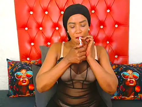 Snapshot of GaggingQueen32 chatting on September 22, 2025, 5:59 pm GaggingQueen32 online show from September 22, 2025, 5:59 pm