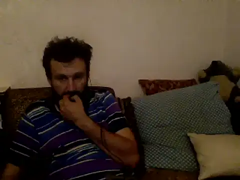 vihand22 online show from September 18, 2025, 8:33 pm