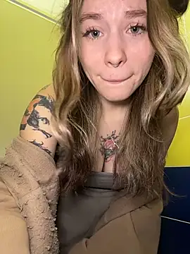 Snapshot of Mimiumuy chatting on January 5, 2026, 6:33 pm Mimiumuy online show from January 5, 2026, 6:33 pm