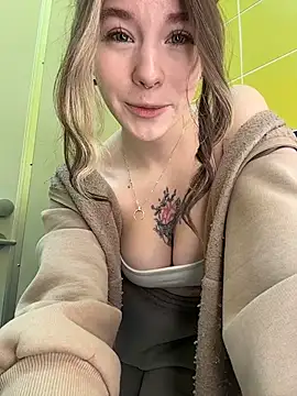 Snapshot of Mimiumuy chatting on January 9, 2026, 3:48 pm Mimiumuy online show from January 9, 2026, 3:48 pm