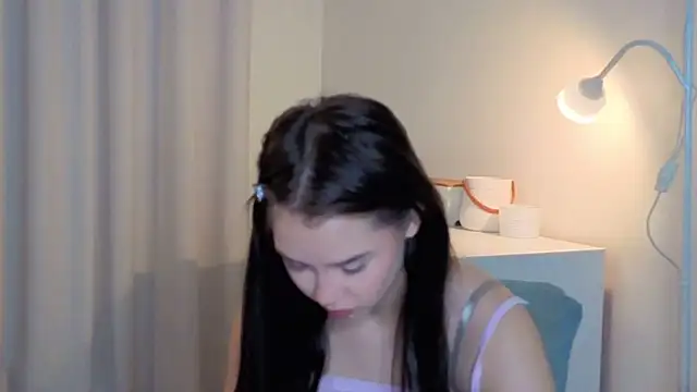 Snapshot of slyshypie chatting on September 28, 2025, 3:28 pm slyshypie online show from September 28, 2025, 3:28 pm