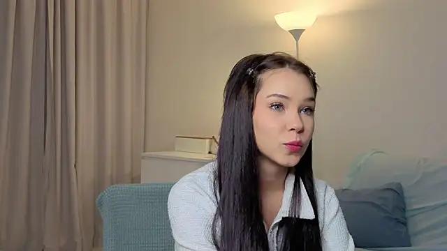 Snapshot of slyshypie chatting on October 5, 2025, 1:31 pm slyshypie online show from October 5, 2025, 1:31 pm