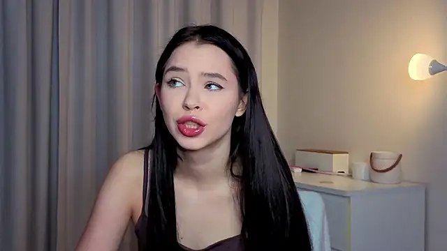 slyshypie online show from February 2, 2026, 1:32 pm