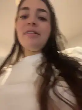sarahreyess 11 online show from April 8, 2026, 10:26 am