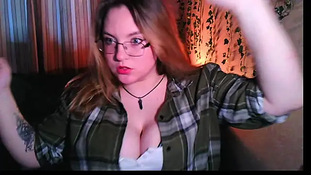 Snapshot of ZayaRush chatting on October 17, 2025, 10:18 am ZayaRush online show from October 17, 2025, 10:18 am