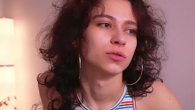 MimiLicks online show from December 3, 2025, 8:56 am