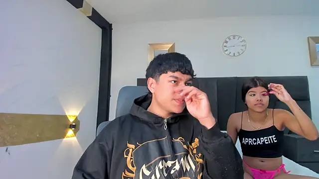 SidneyAndLogann  online show from September 10, 2025, 10:54 pm