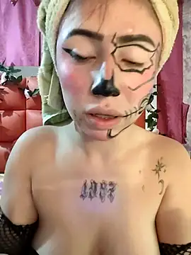 Snapshot of Kitty_Melodi chatting on October 21, 2025, 9:10 am Kitty Melodi online show from October 21, 2025, 9:10 am