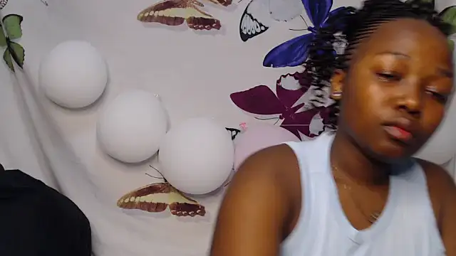 Minnie6879 online show from September 12, 2025, 5:24 pm