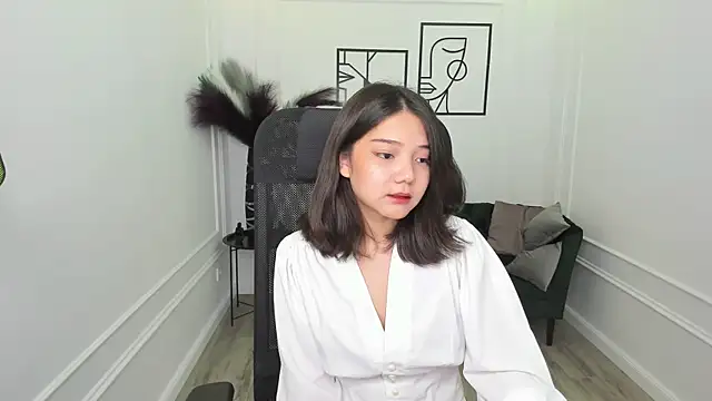 Snapshot of ElliVensda chatting on September 24, 2025, 11:24 am ElliVensda online show from September 24, 2025, 11:24 am