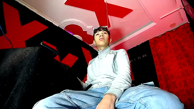 Snapshot of SemerHott chatting on October 2, 2025, 1:40 pm SemerHott online show from October 2, 2025, 1:40 pm