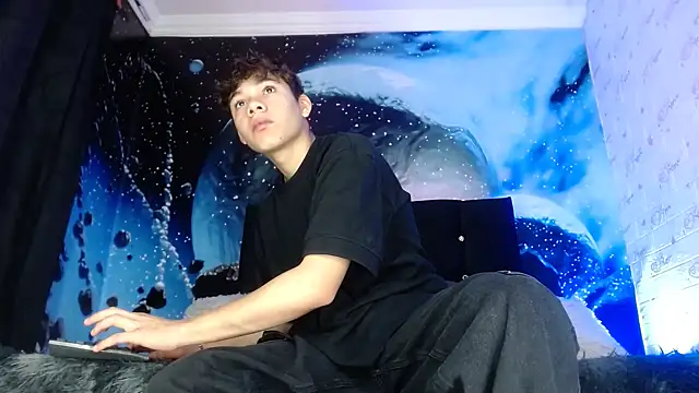 Snapshot of SemerHott chatting on October 10, 2025, 12:04 pm SemerHott online show from October 10, 2025, 12:04 pm