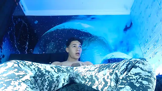 Snapshot of SemerHott chatting on October 26, 2025, 1:17 pm SemerHott online show from October 26, 2025, 1:17 pm