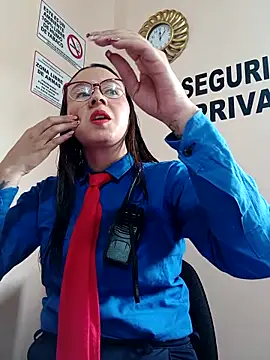 Hannah-colx online show from October 10, 2025, 4:06 pm